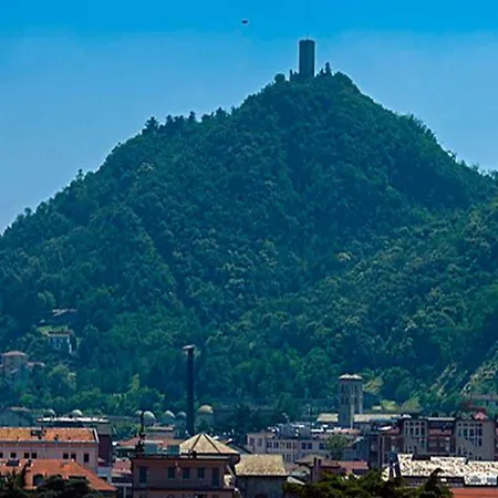 Charming King With Balcony And Jacuzzi 科莫