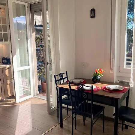 Apartamento Charming King With Balcony And Jacuzzi Como