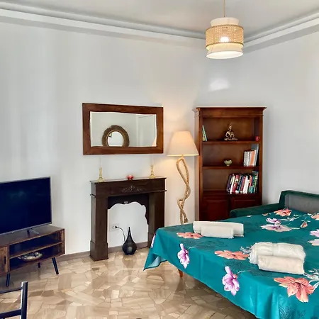 Charming King With Balcony And Jacuzzi Como