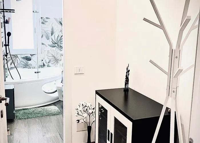 Charming King With Balcony And Jacuzzi Apartmán Como