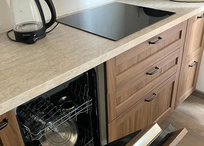 Charming King With Balcony And Jacuzzi *