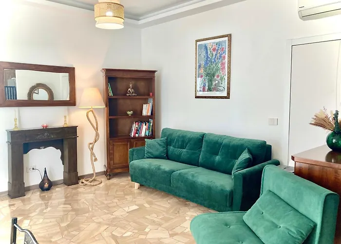 Charming King With Balcony And Jacuzzi *