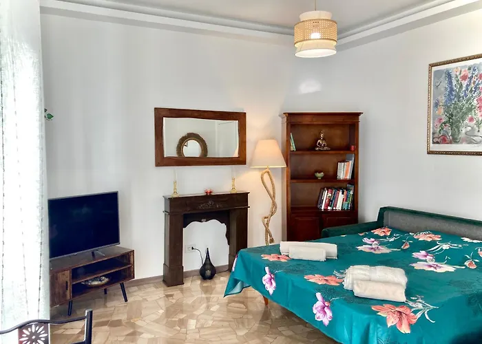 Charming King With Balcony And Jacuzzi Como