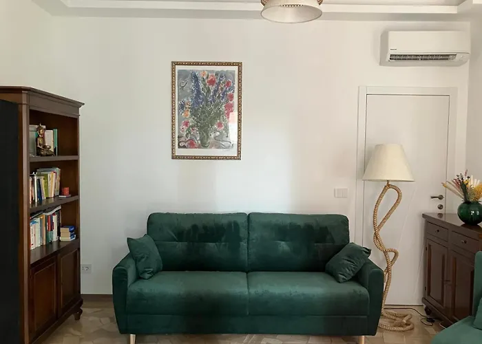 Charming King With Balcony And Jacuzzi Como