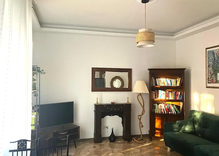 Charming King With Balcony And Jacuzzi * Como