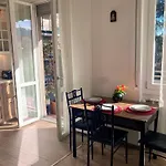 Apartment Charming King With Balcony And Jacuzzi Como