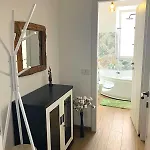 Charming King With Balcony And Jacuzzi